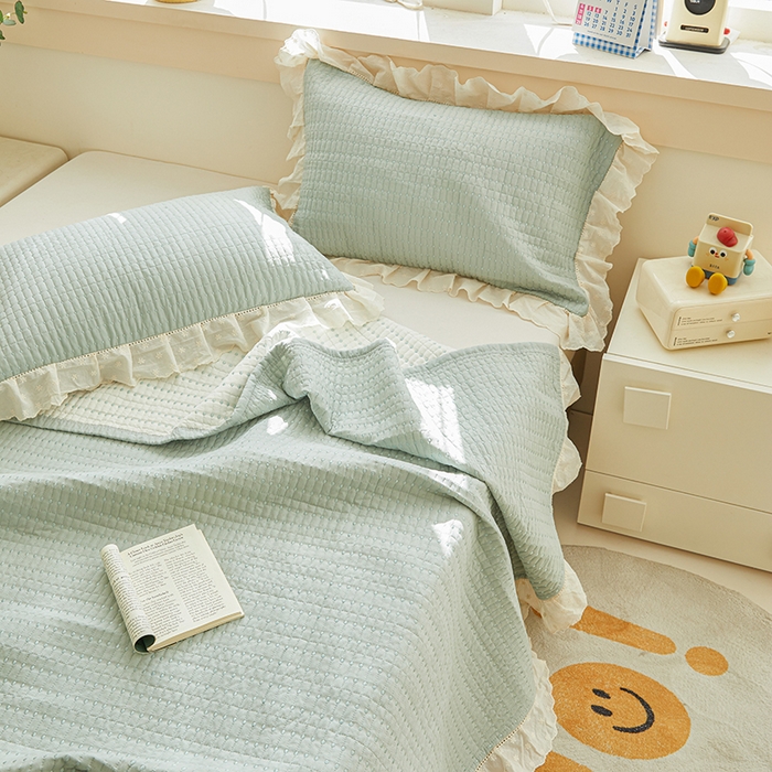 91家纺网 家纺一手货源 找家纺 源舜家纺 2026新款天丝棉麻莱赛尔莫代尔天丝棉米粒绣床盖三件套 米粒-蓝