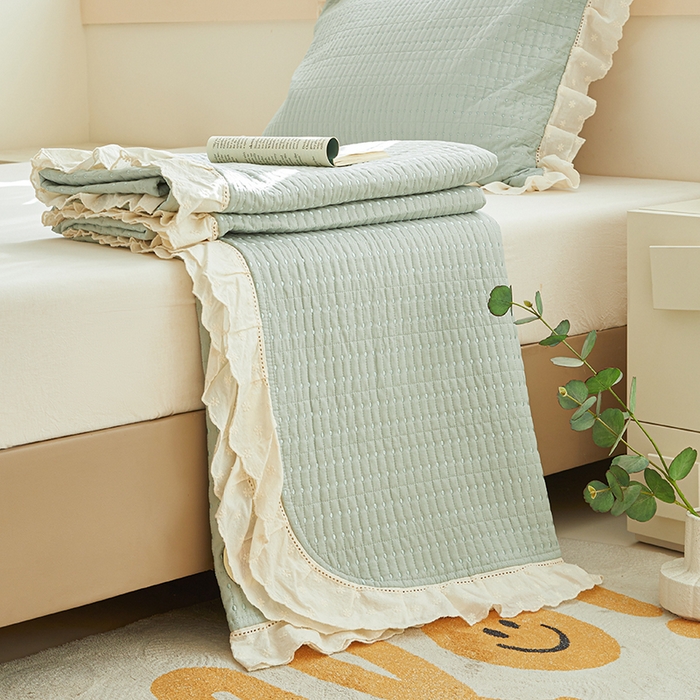 91家纺网 家纺一手货源 找家纺 源舜家纺 2026新款天丝棉麻莱赛尔莫代尔天丝棉米粒绣床盖三件套 米粒-蓝