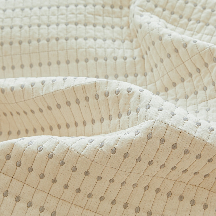 91家纺网 家纺一手货源 找家纺 源舜家纺 2026新款天丝棉麻莱赛尔莫代尔天丝棉米粒绣床盖三件套 米粒-米