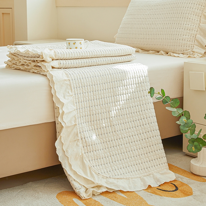 91家纺网 家纺一手货源 找家纺 源舜家纺 2026新款天丝棉麻莱赛尔莫代尔天丝棉米粒绣床盖三件套 米粒-米