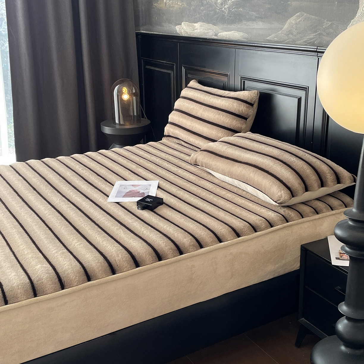 91家纺网 家纺一手货源 找家纺 （总）库里梦家纺 2025新款美拉德托卡斯獭兔毛绒床笠三件套