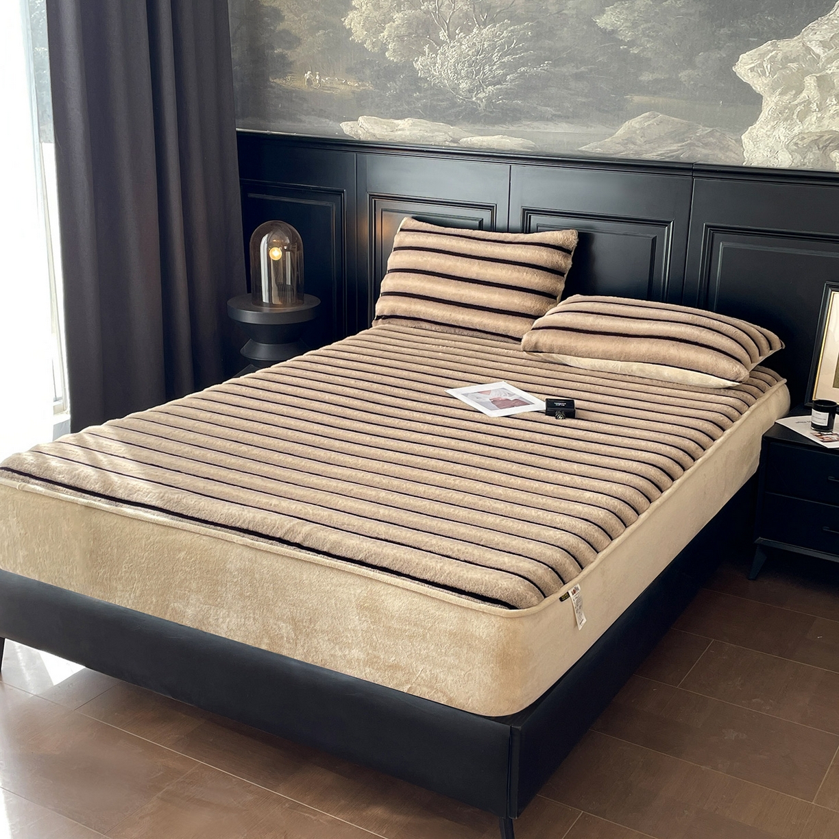 91家纺网 家纺一手货源 找家纺 库里梦家纺 2025新款美拉德托卡斯獭兔毛绒床笠三件套 条纹-卡其