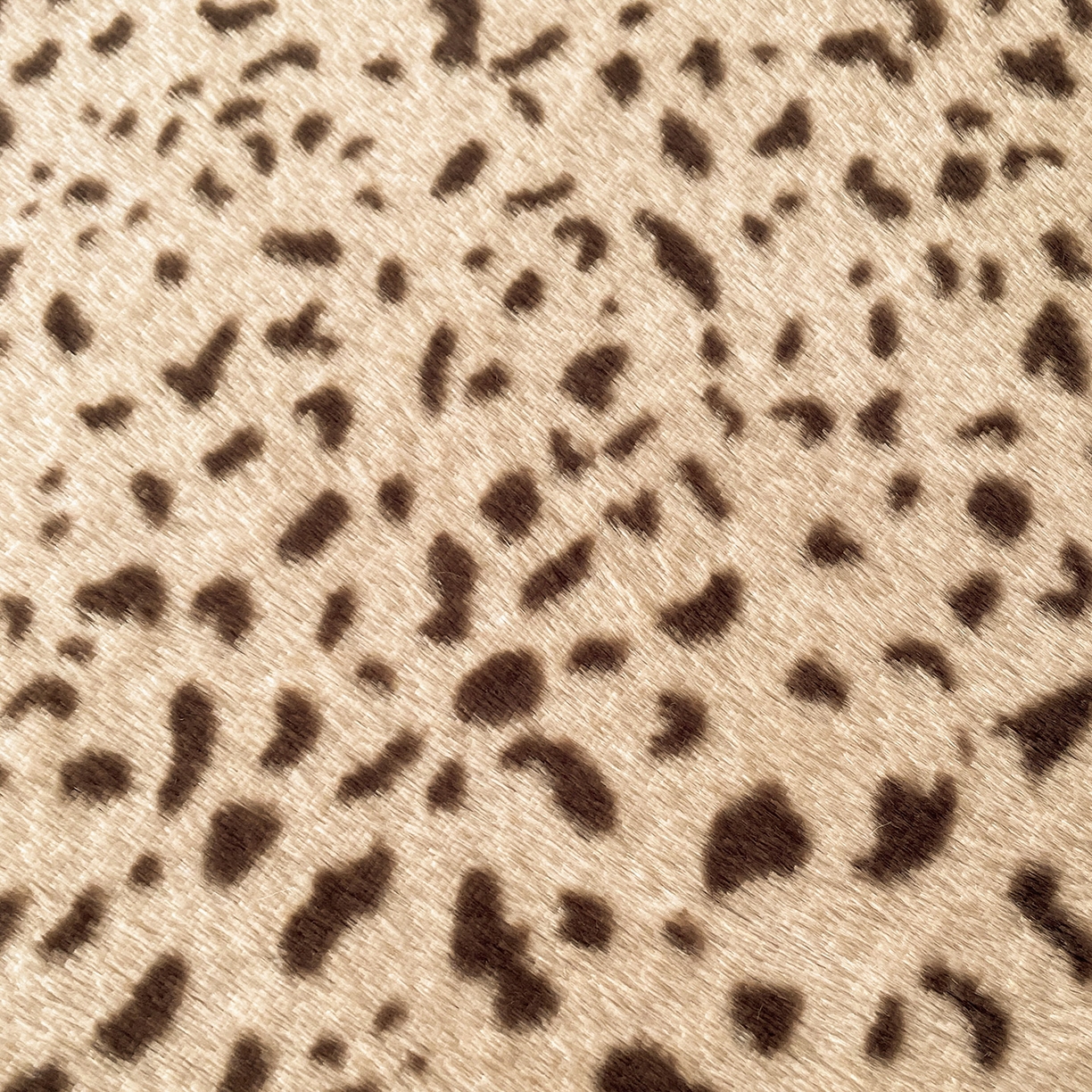 91家纺网 家纺一手货源 找家纺 库里梦家纺 2025新款美拉德托卡斯獭兔毛绒床笠三件套 豹点-卡其