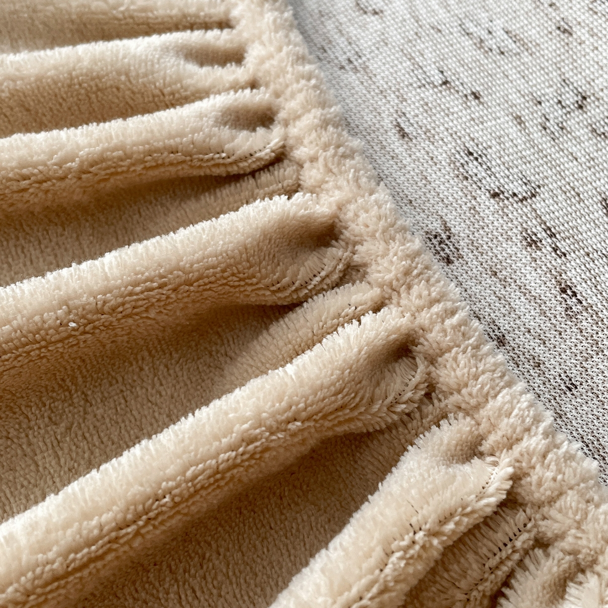 91家纺网 家纺一手货源 找家纺 库里梦家纺 2025新款美拉德托卡斯獭兔毛绒床笠三件套 豹点-卡其