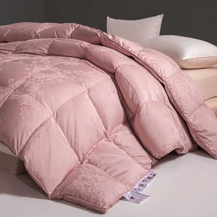 91家纺网 家纺一手货源 找家纺 顺发床垫 2025新款柔赛丝羽毛被提花保暖被被子被芯 立体提花-豆沙