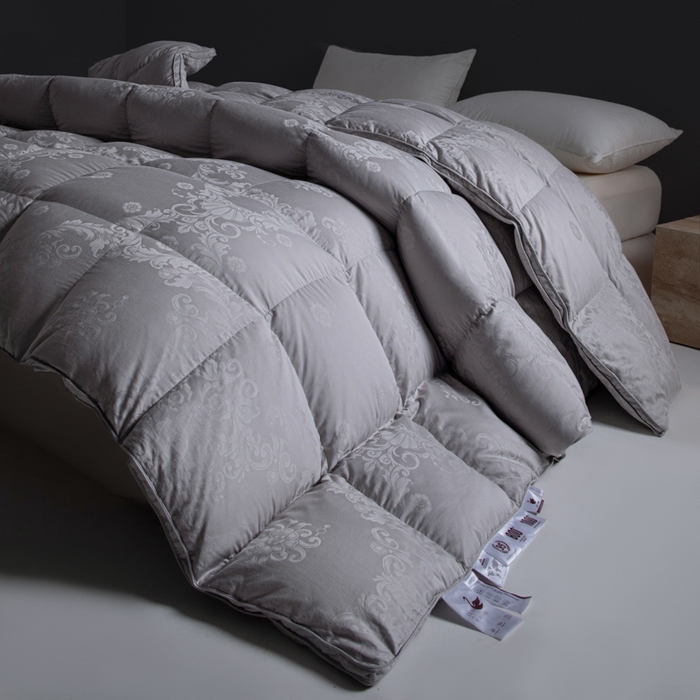 91家纺网 家纺一手货源 找家纺 顺发床垫 2025新款柔赛丝羽毛被提花保暖被被子被芯 立体提花-灰色