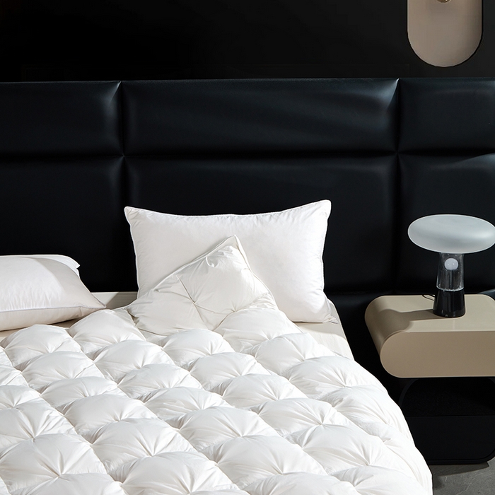 91家纺网 家纺一手货源 找家纺 顺发床垫 2025新款全棉纯棉立体扭花羽毛被加厚被子秋冬春秋被冬被直播供货 立体白色