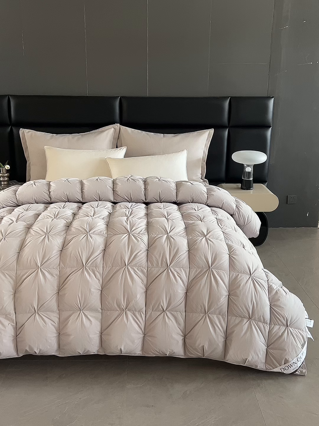 91家纺网 家纺一手货源 找家纺 顺发床垫 2025新款全棉纯棉立体扭花羽毛被加厚被子秋冬春秋被冬被直播供货 立体灰色