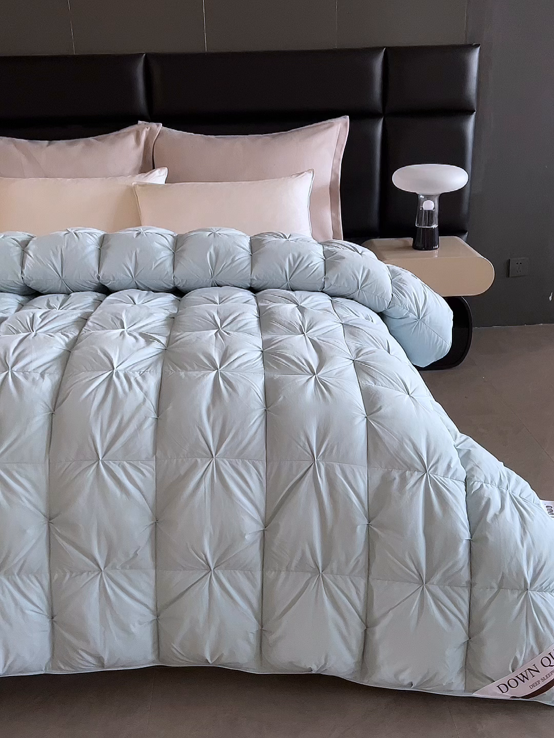 91家纺网 家纺一手货源 找家纺 顺发床垫 2025新款全棉纯棉立体扭花羽毛被加厚被子秋冬春秋被冬被直播供货 立体蓝色