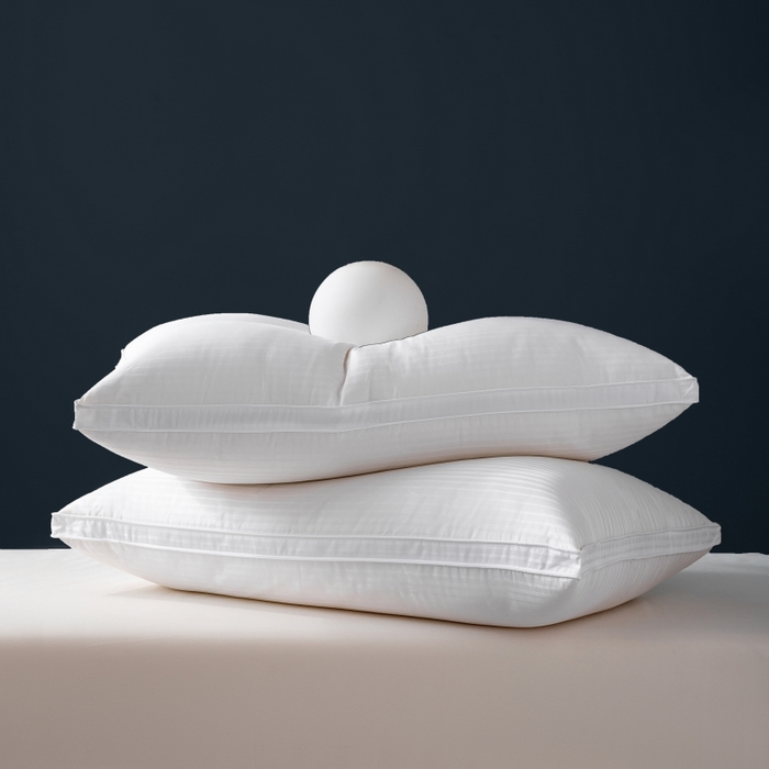 91家纺网 家纺一手货源 找家纺 顺发床垫 2025秋冬热款纯色蓬松舒适羽毛枕中高端优质羽毛枕 白色