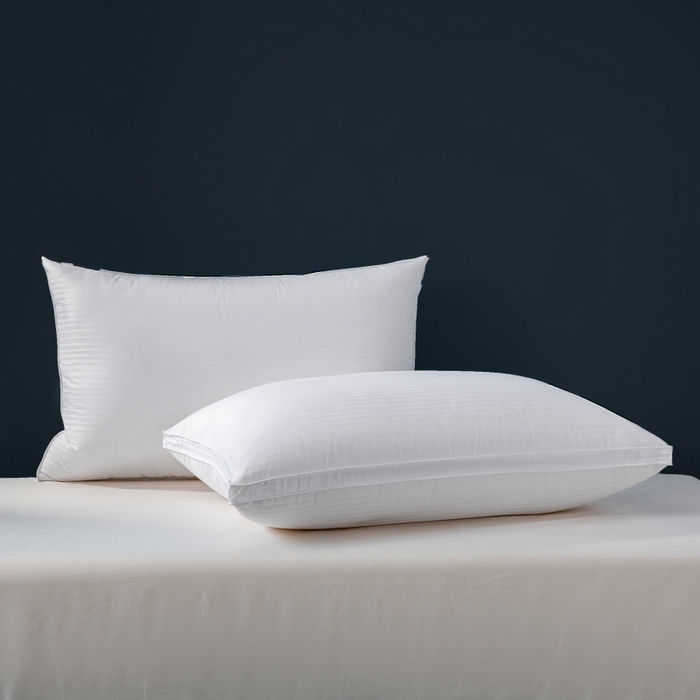 91家纺网 家纺一手货源 找家纺 顺发床垫 2025秋冬热款纯色蓬松舒适羽毛枕中高端优质羽毛枕 白色