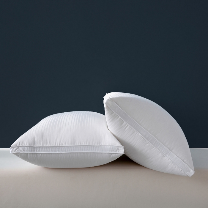 91家纺网 家纺一手货源 找家纺 顺发床垫 2025秋冬热款纯色蓬松舒适羽毛枕中高端优质羽毛枕 白色