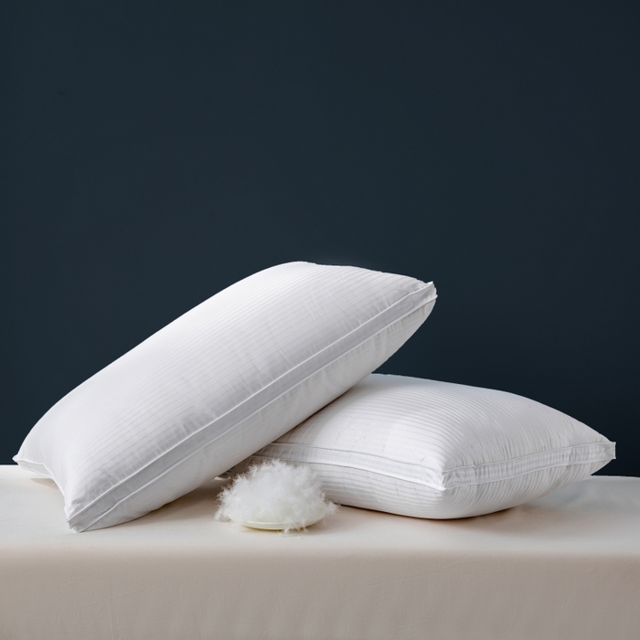 91家纺网 家纺一手货源 找家纺 顺发床垫 2025秋冬热款纯色蓬松舒适羽毛枕中高端优质羽毛枕 白色