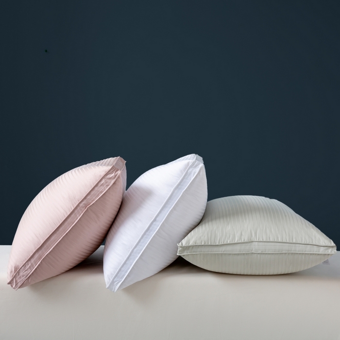 91家纺网 家纺一手货源 找家纺 顺发床垫 2025秋冬热款纯色蓬松舒适羽毛枕中高端优质羽毛枕 灰绿