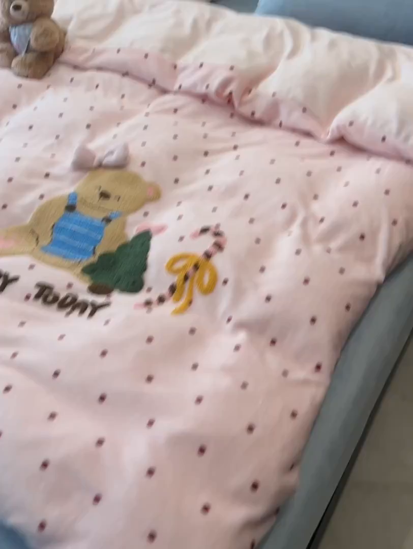 91家纺网 家纺一手货源 找家纺 （总）子钦家纺 2025新款加厚牛奶绒四件套-圣诞小熊（风格二）