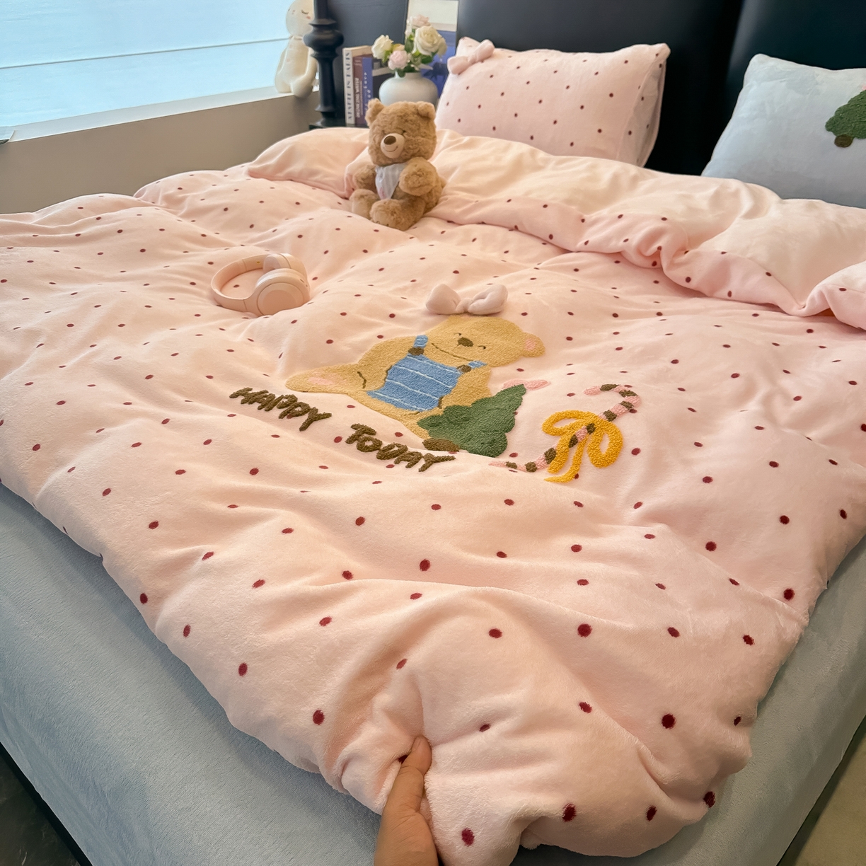 91家纺网 家纺一手货源 找家纺 （总）子钦家纺 2025新款加厚牛奶绒四件套-圣诞小熊（风格二）