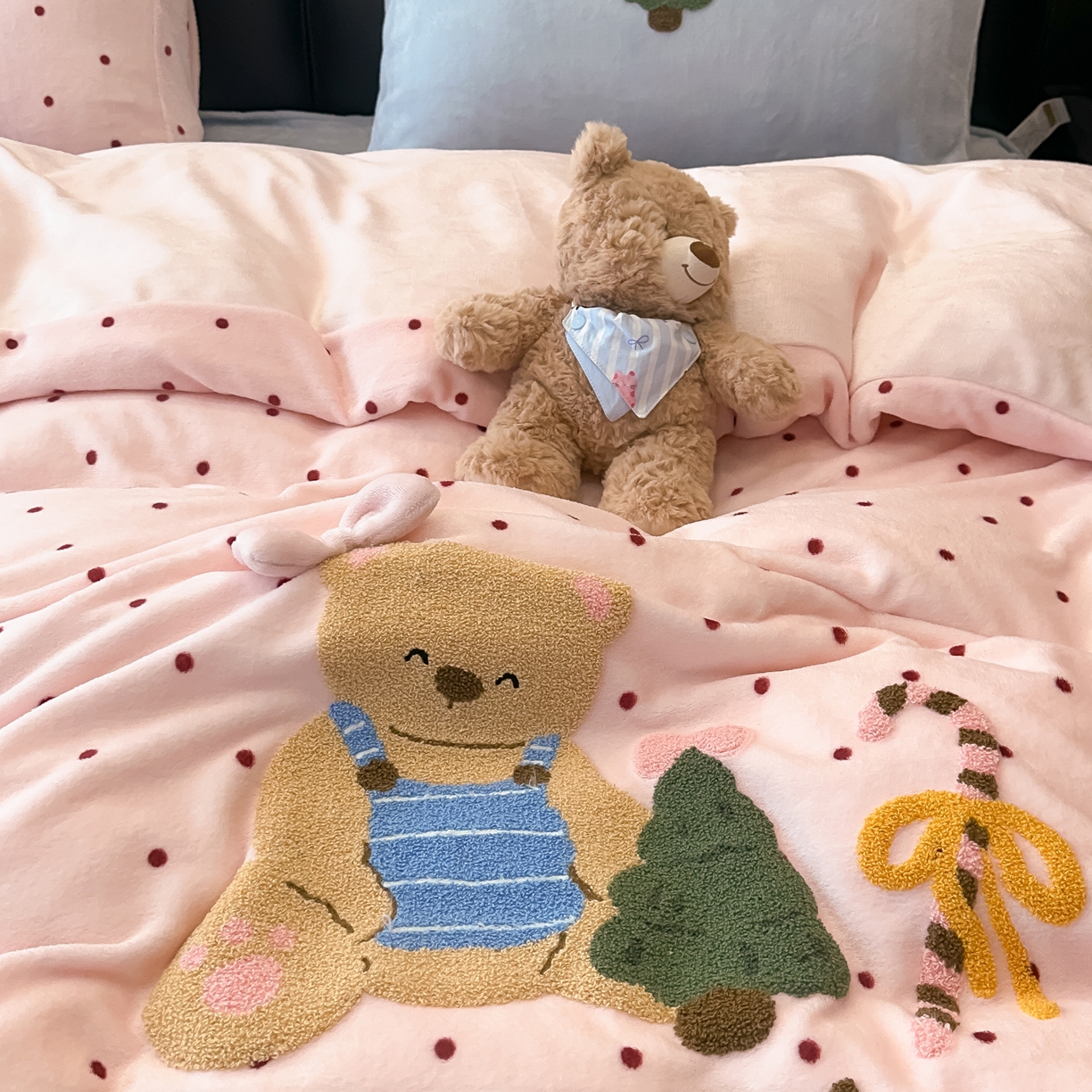 91家纺网 家纺一手货源 找家纺 （总）子钦家纺 2025新款加厚牛奶绒四件套-圣诞小熊（风格二）