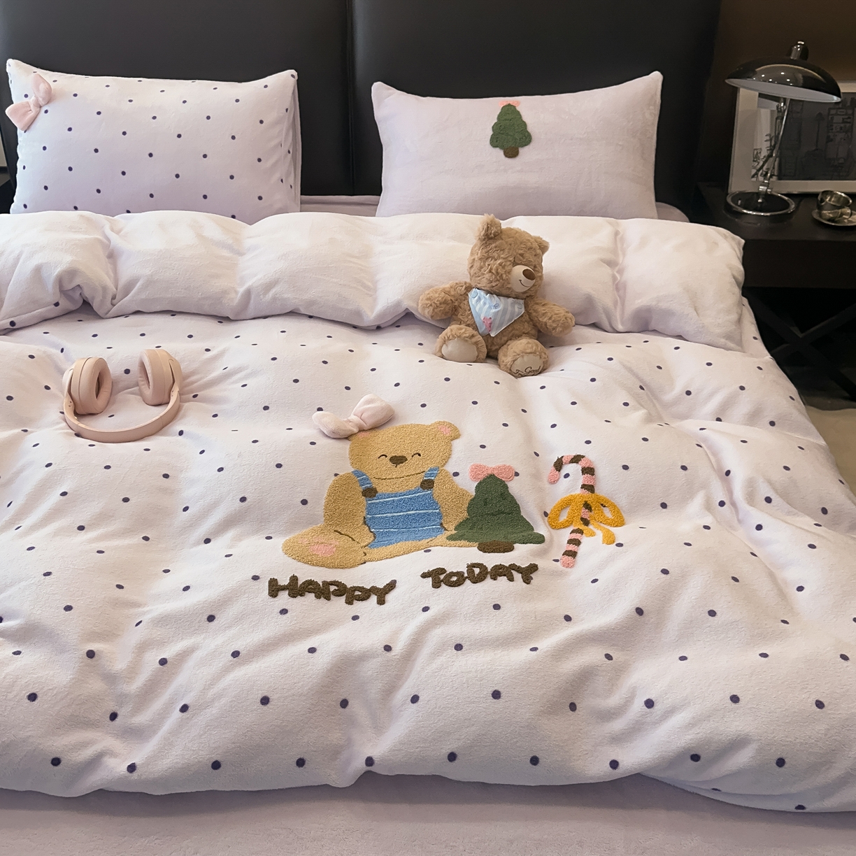 91家纺网 家纺一手货源 找家纺 （总）子钦家纺 2025新款加厚牛奶绒四件套-圣诞小熊（风格二）