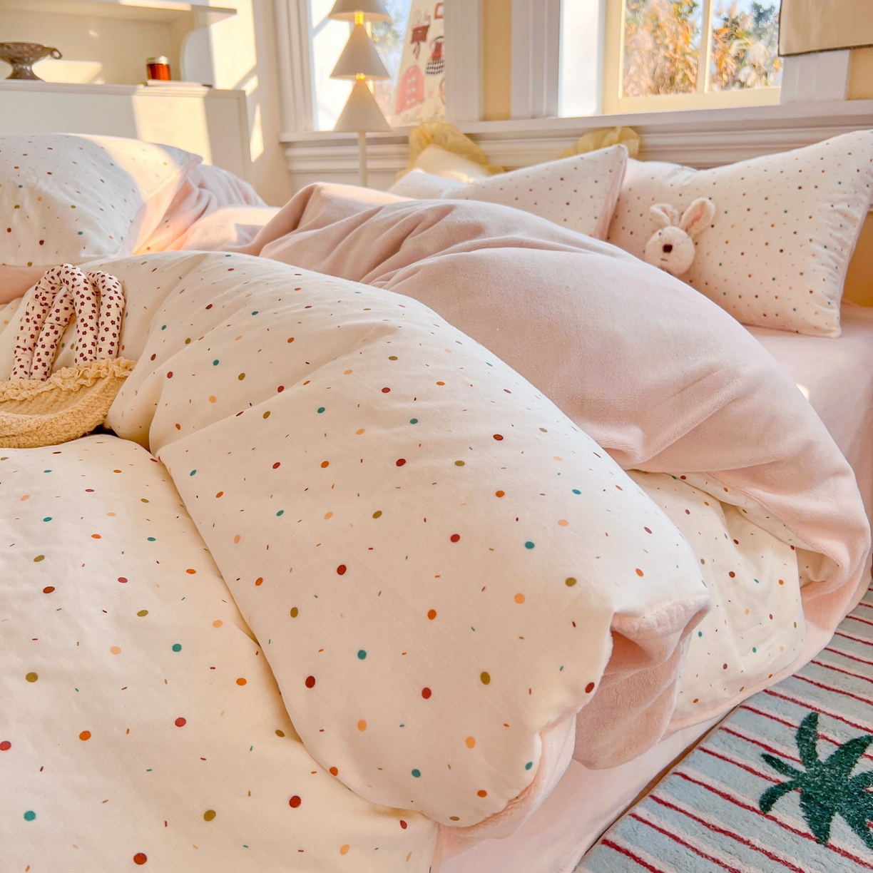 91家纺网 家纺一手货源 找家纺 金丝鸟家纺 2025新款全棉双层纱加牛奶绒四件套 彩色玻璃球