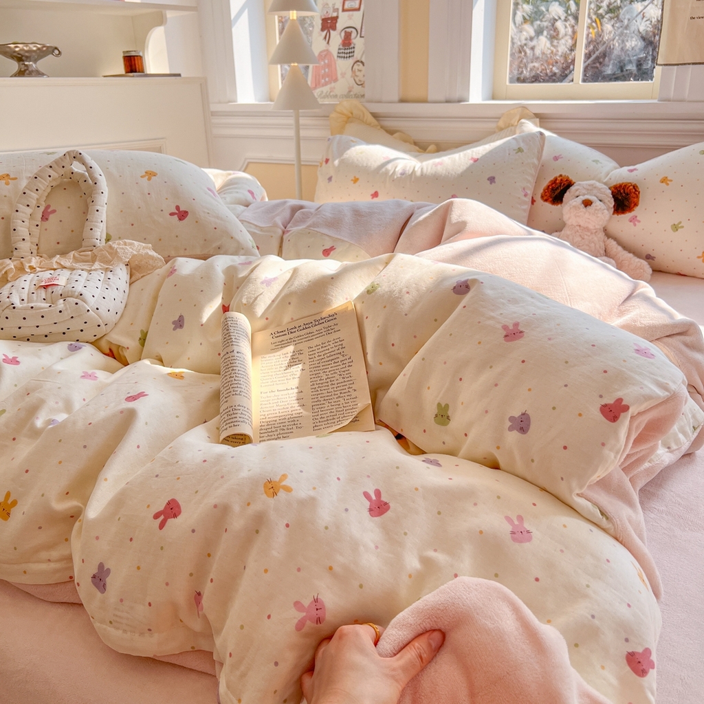 91家纺网 家纺一手货源 找家纺 金丝鸟家纺 2025新款全棉双层纱加牛奶绒四件套 彩色小兔子