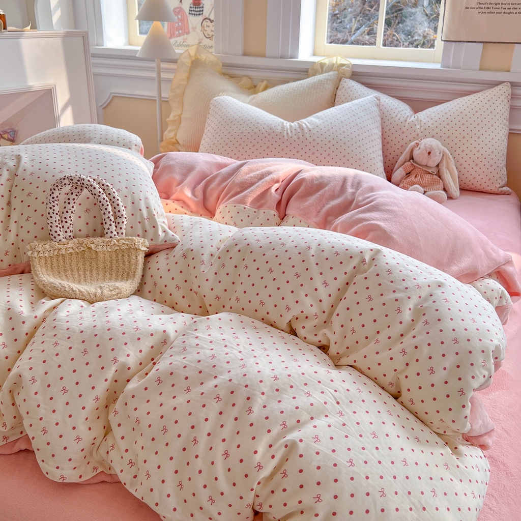 91家纺网 家纺一手货源 找家纺 金丝鸟家纺 2025新款全棉双层纱加牛奶绒四件套 点点礼物 粉