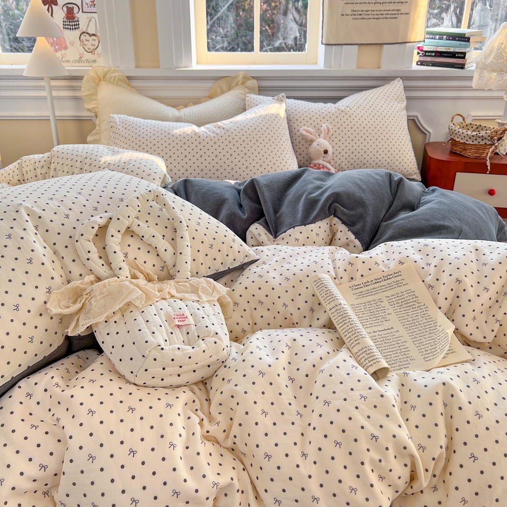 91家纺网 家纺一手货源 找家纺 金丝鸟家纺 2025新款全棉双层纱加牛奶绒四件套 点点礼物 黑