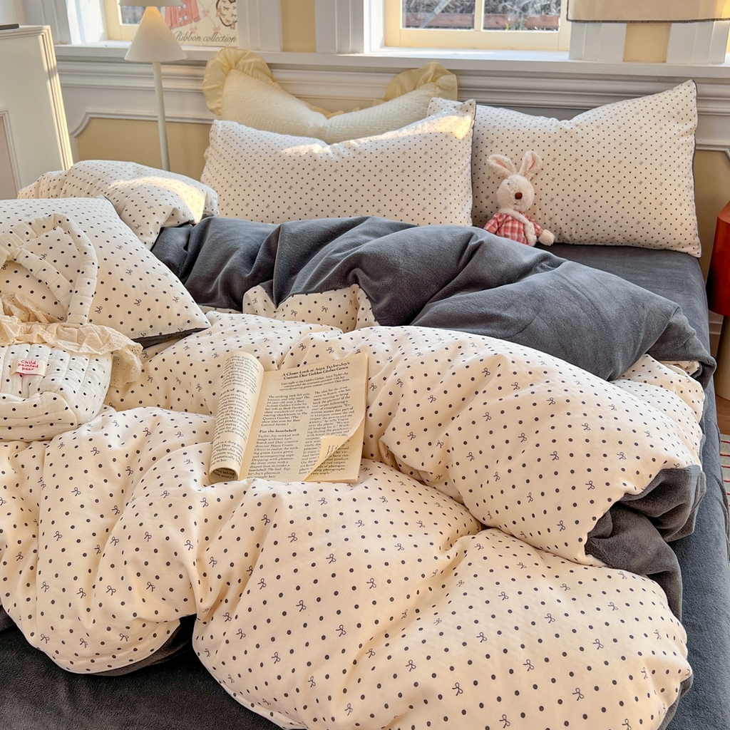 91家纺网 家纺一手货源 找家纺 金丝鸟家纺 2025新款全棉双层纱加牛奶绒四件套 点点礼物 黑