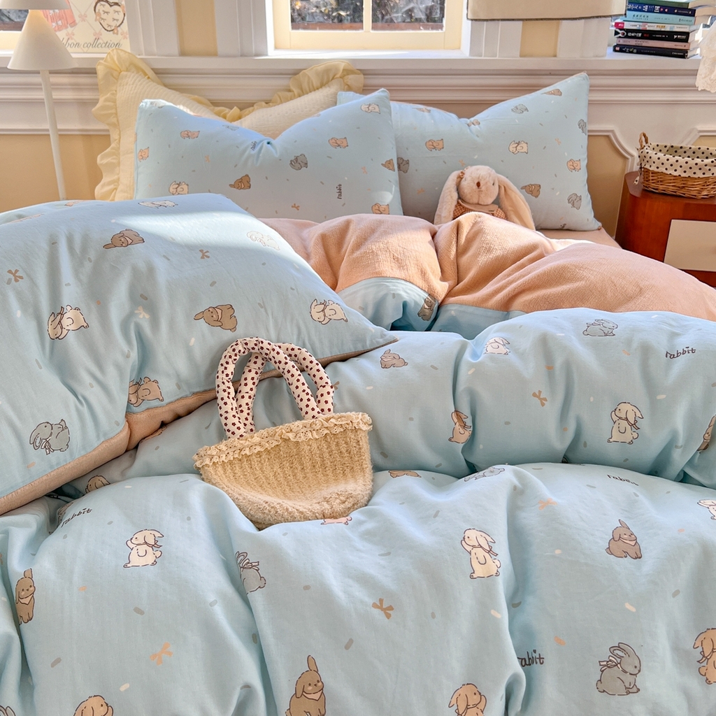 91家纺网 家纺一手货源 找家纺 金丝鸟家纺 2025新款全棉双层纱加牛奶绒四件套 灰灰兔