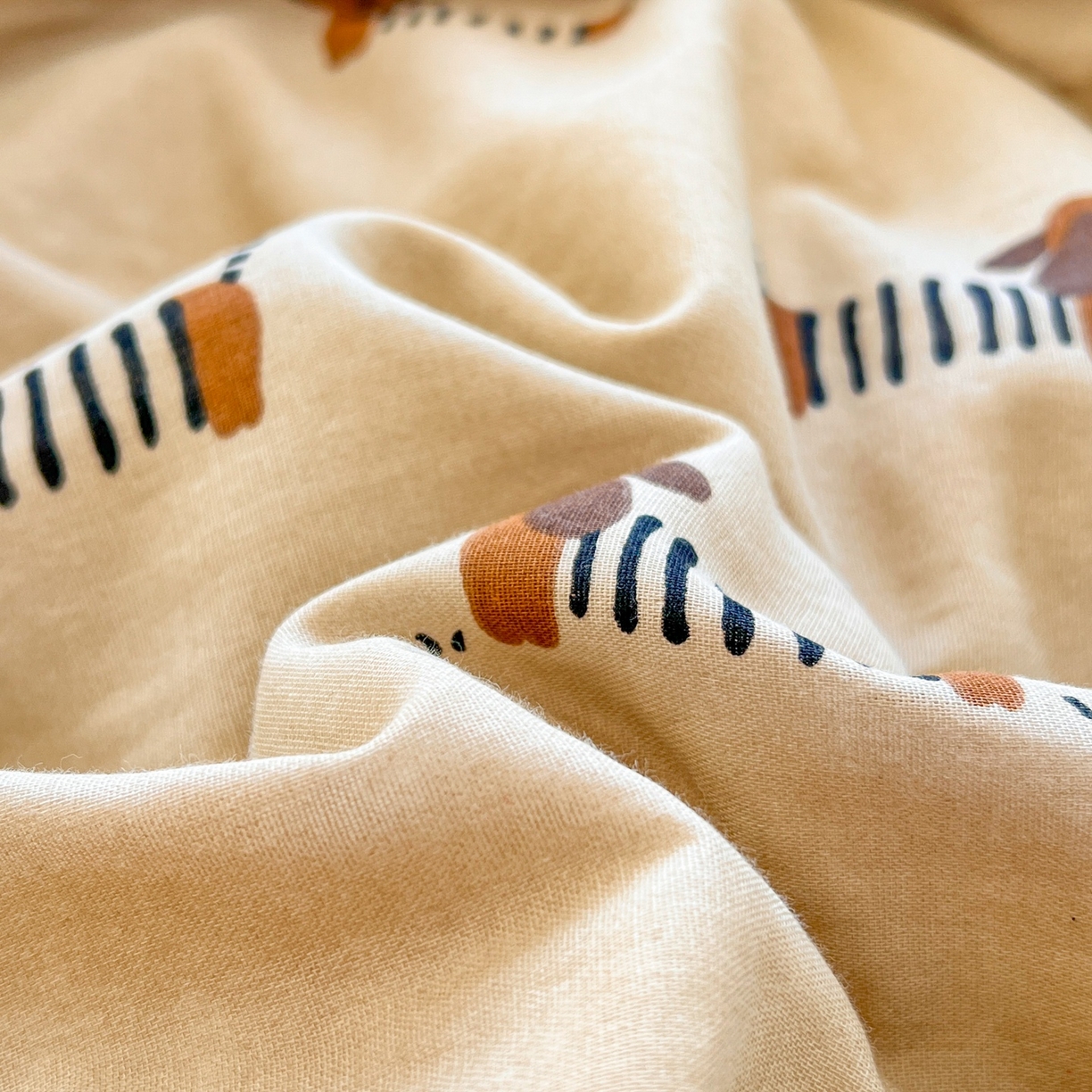 91家纺网 家纺一手货源 找家纺 金丝鸟家纺 2025新款全棉双层纱加牛奶绒四件套 拉条狗