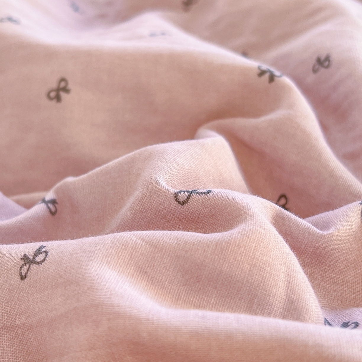 91家纺网 家纺一手货源 找家纺 金丝鸟家纺 2025新款全棉双层纱加牛奶绒四件套 密语小结