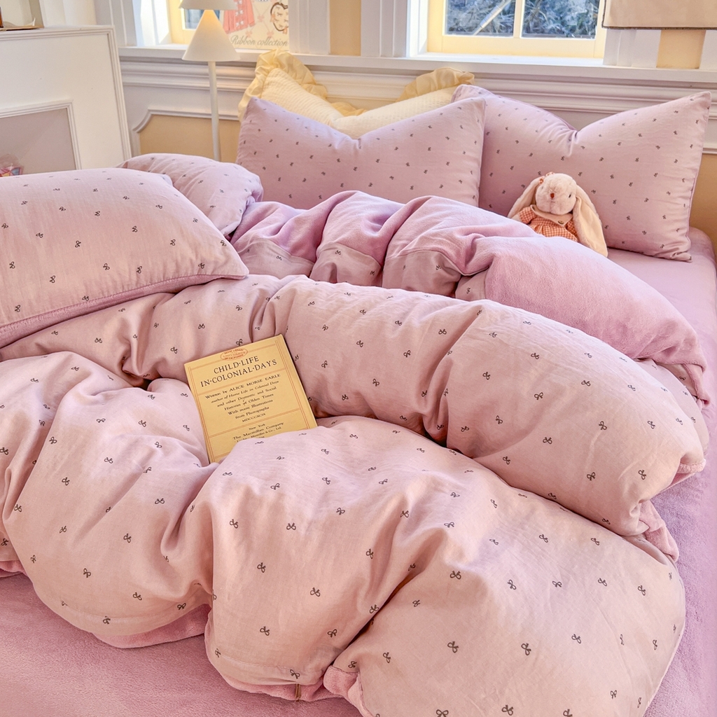 91家纺网 家纺一手货源 找家纺 金丝鸟家纺 2025新款全棉双层纱加牛奶绒四件套 密语小结