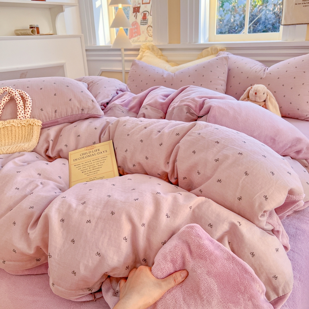 91家纺网 家纺一手货源 找家纺 金丝鸟家纺 2025新款全棉双层纱加牛奶绒四件套 密语小结