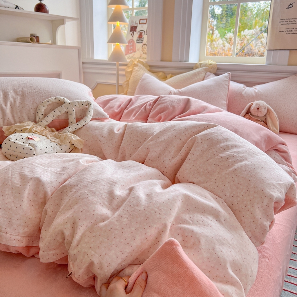 91家纺网 家纺一手货源 找家纺 金丝鸟家纺 2025新款全棉双层纱加牛奶绒四件套 棉语