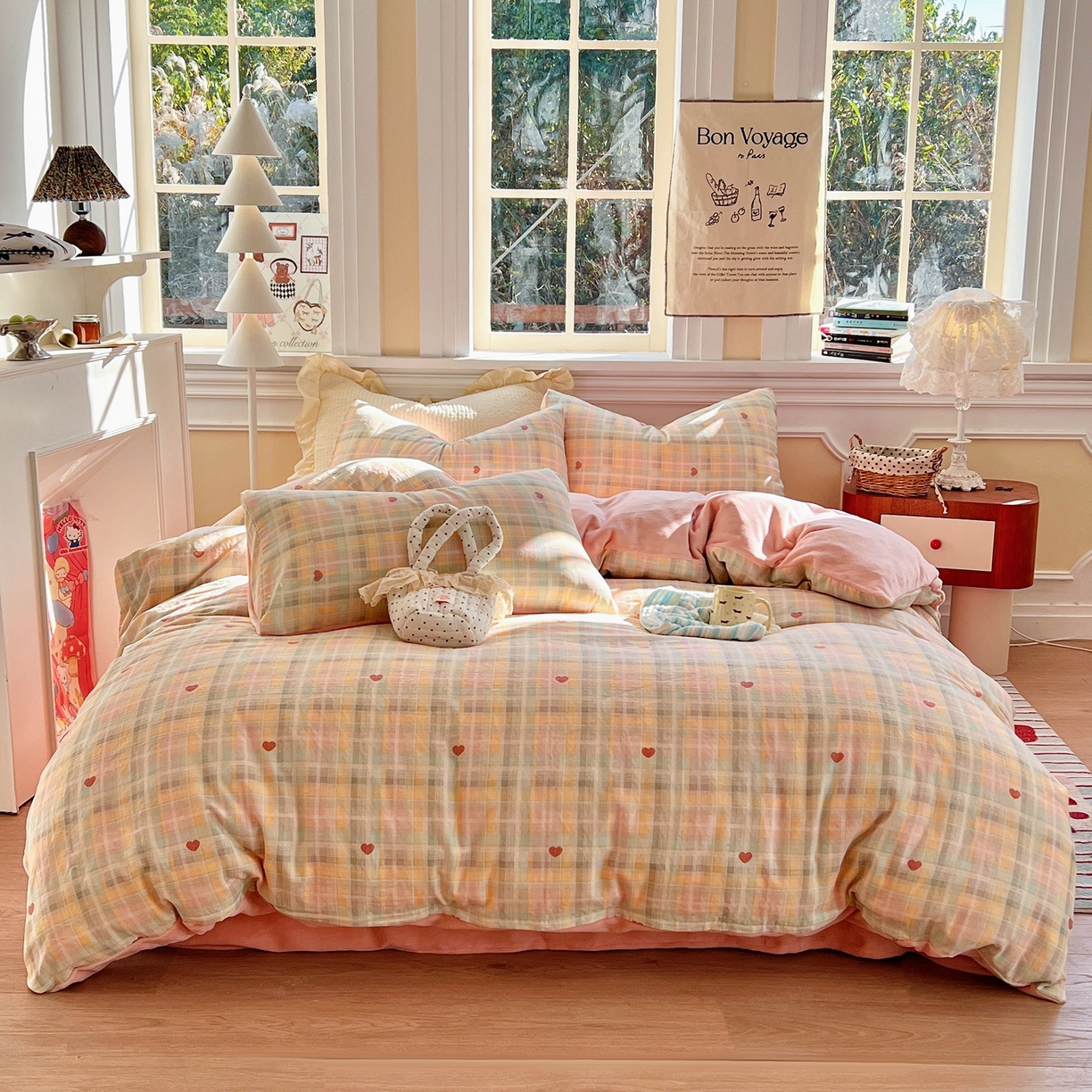 91家纺网 家纺一手货源 找家纺 金丝鸟家纺 2025新款全棉双层纱加牛奶绒四件套 七彩方格