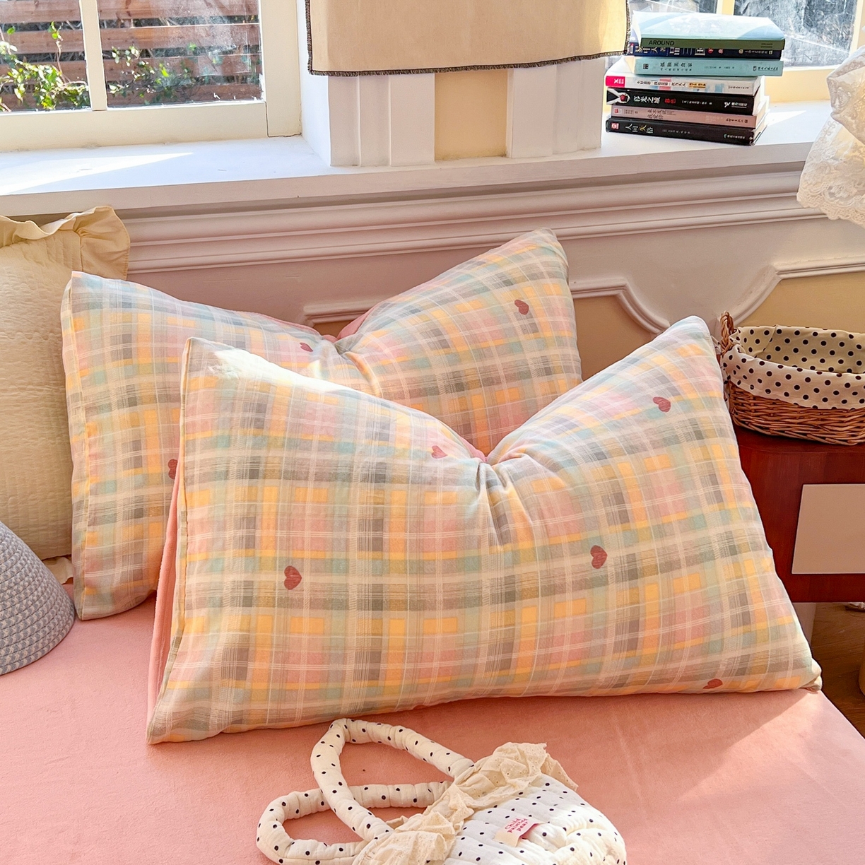 91家纺网 家纺一手货源 找家纺 金丝鸟家纺 2025新款全棉双层纱加牛奶绒四件套 七彩方格