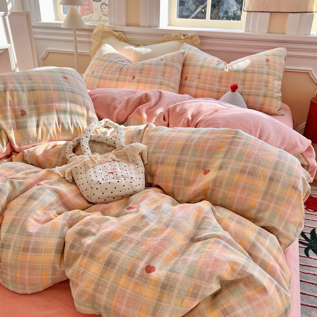 91家纺网 家纺一手货源 找家纺 金丝鸟家纺 2025新款全棉双层纱加牛奶绒四件套 七彩方格