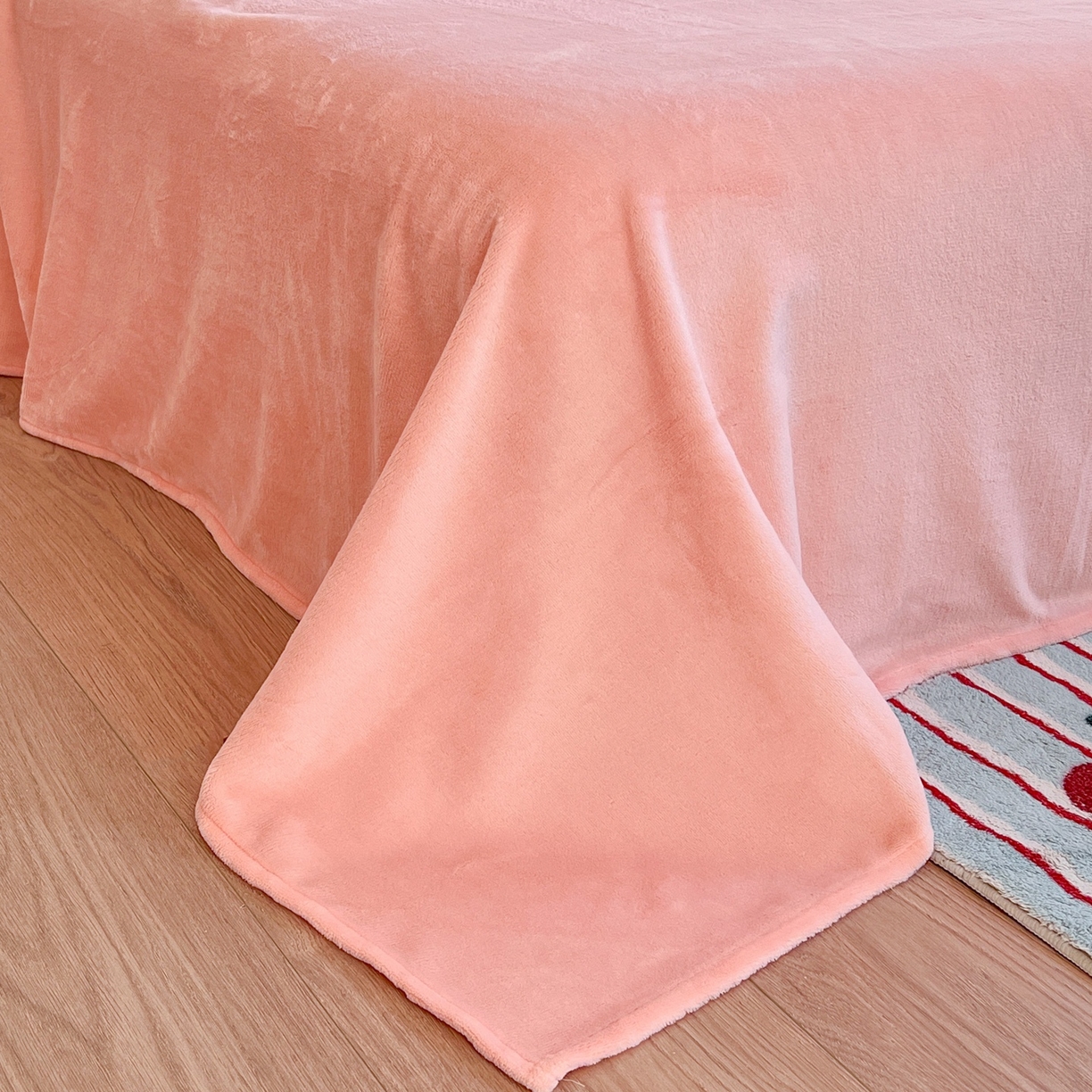 91家纺网 家纺一手货源 找家纺 金丝鸟家纺 2025新款全棉双层纱加牛奶绒四件套 七彩方格