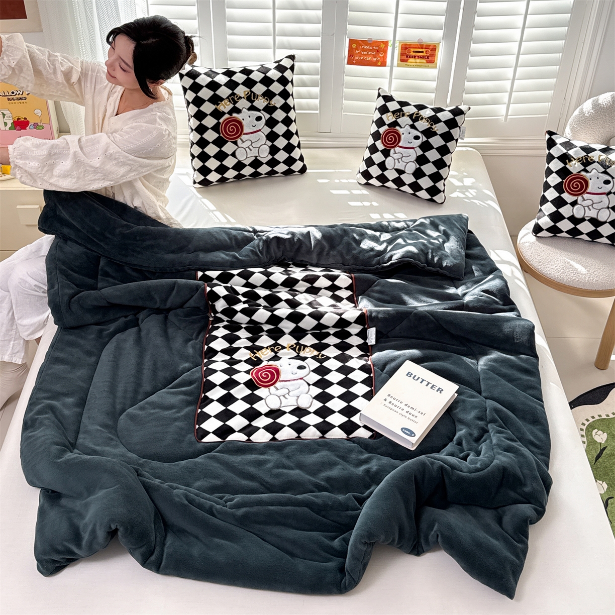 91家纺网 家纺一手货源 找家纺 （总）宝马家纺（原梦童画） 2025新款多巴胺风格牛奶绒贴布绣抱枕被