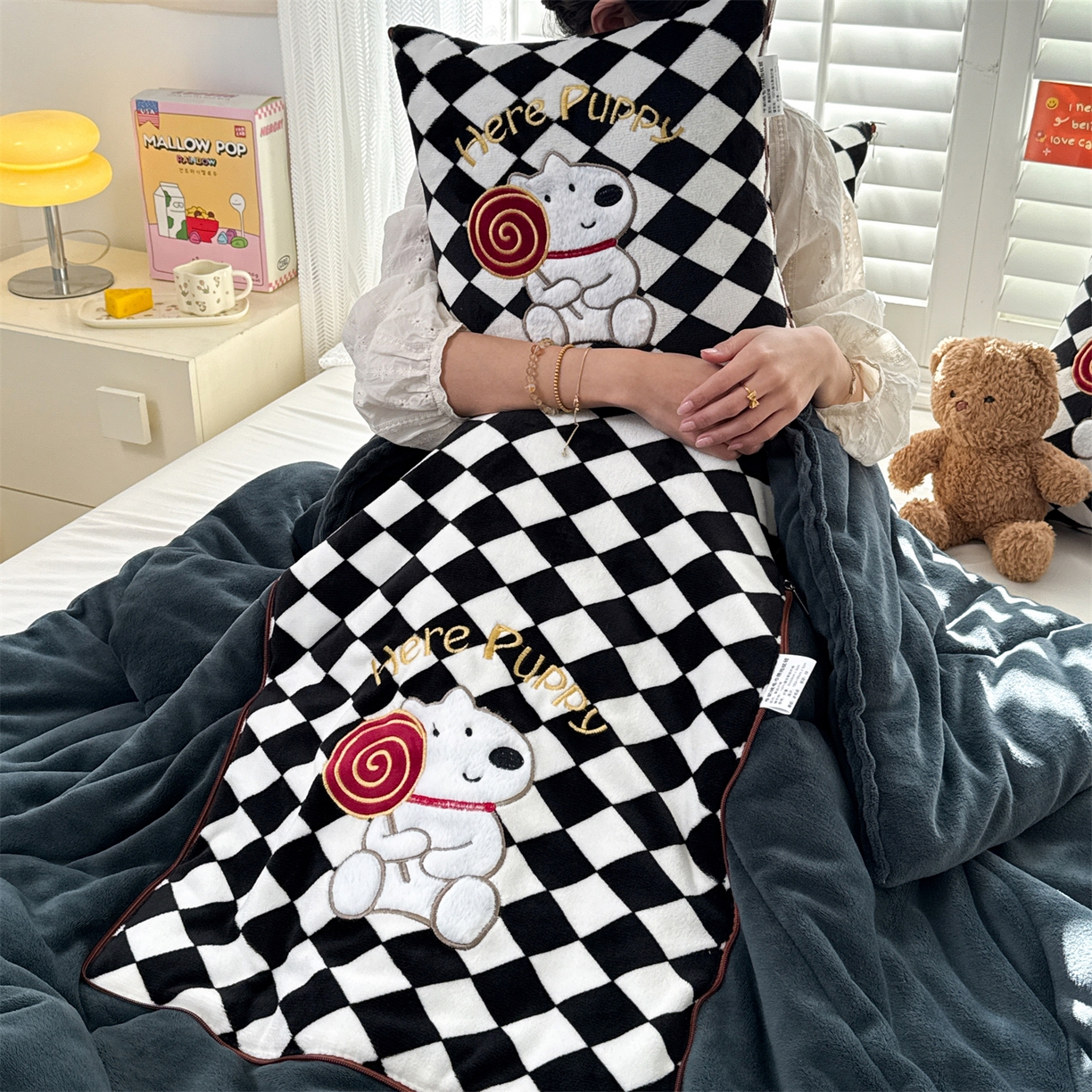 91家纺网 家纺一手货源 找家纺 （总）宝马家纺（原梦童画） 2025新款多巴胺风格牛奶绒贴布绣抱枕被