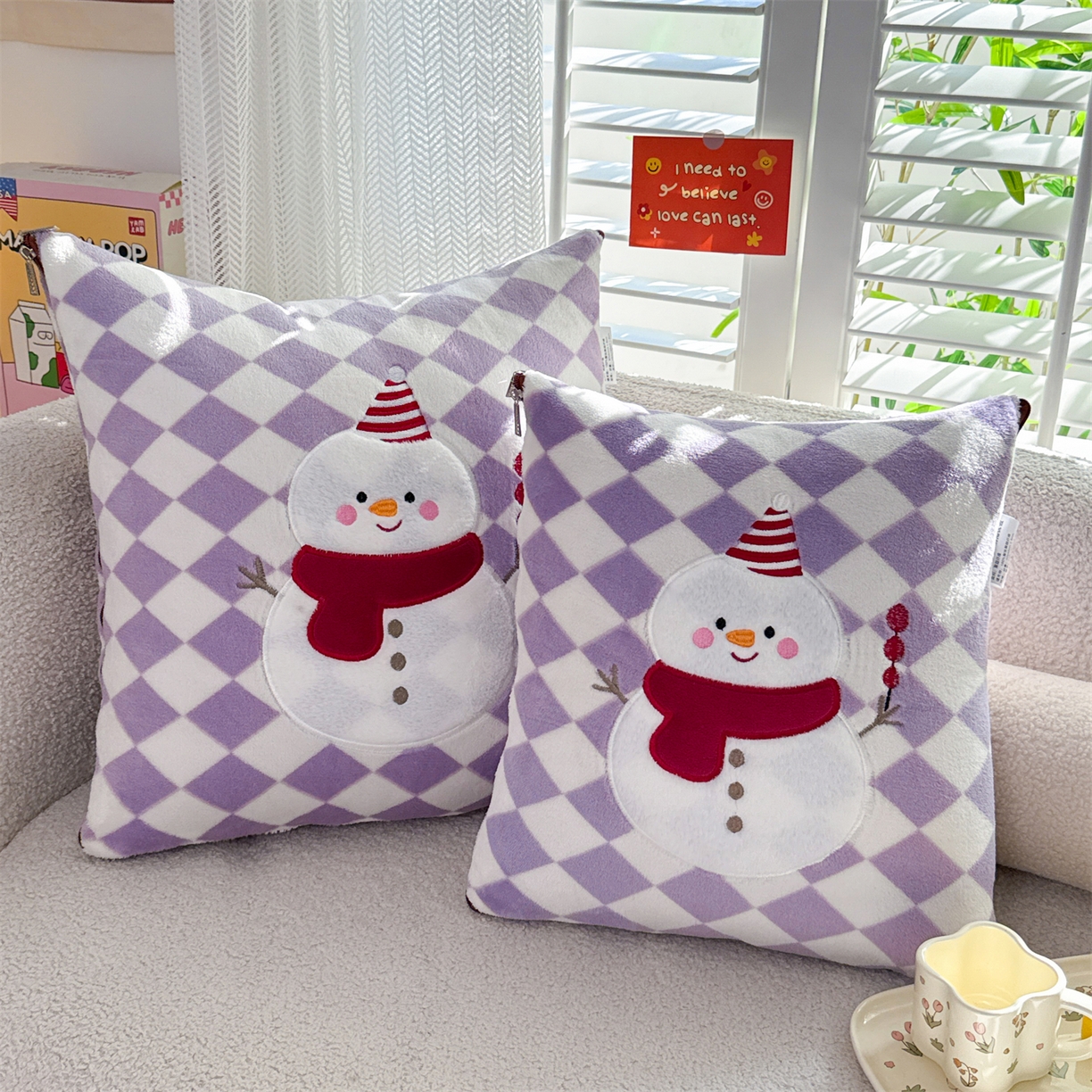 91家纺网 家纺一手货源 找家纺 宝马家纺（原梦童画） 2025新款多巴胺风格牛奶绒贴布绣抱枕被 雪人-紫色