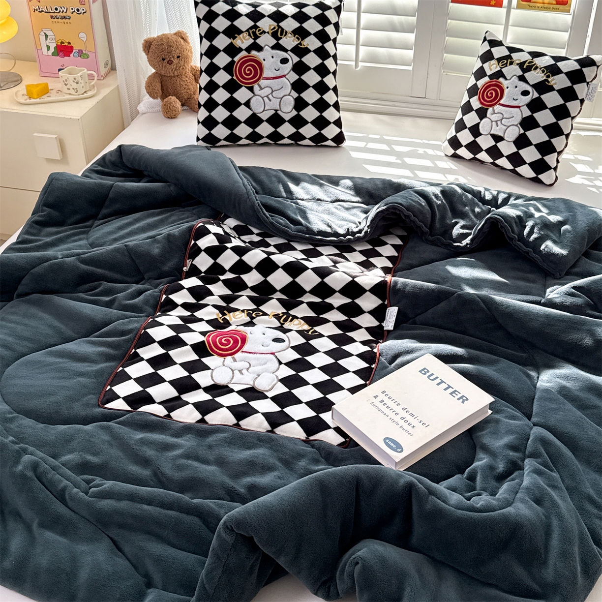 91家纺网 家纺一手货源 找家纺 宝马家纺（原梦童画） 2025新款多巴胺风格牛奶绒贴布绣抱枕被 小狗-黑色