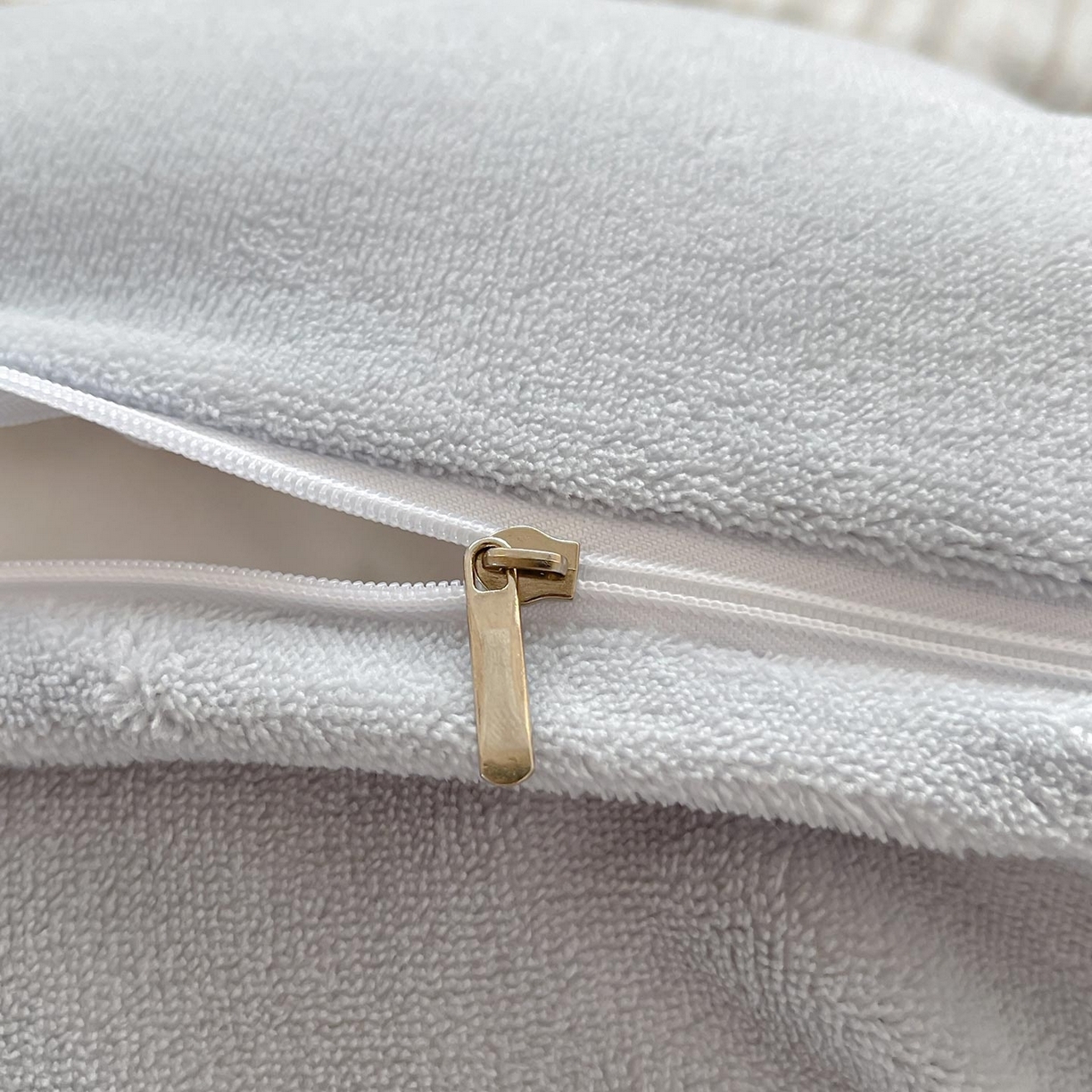 91家纺网 家纺一手货源 找家纺 （总）2025冬季热款A类加厚雕花牛奶绒四件套双面保暖刺绣被套珊瑚绒床单床上用品