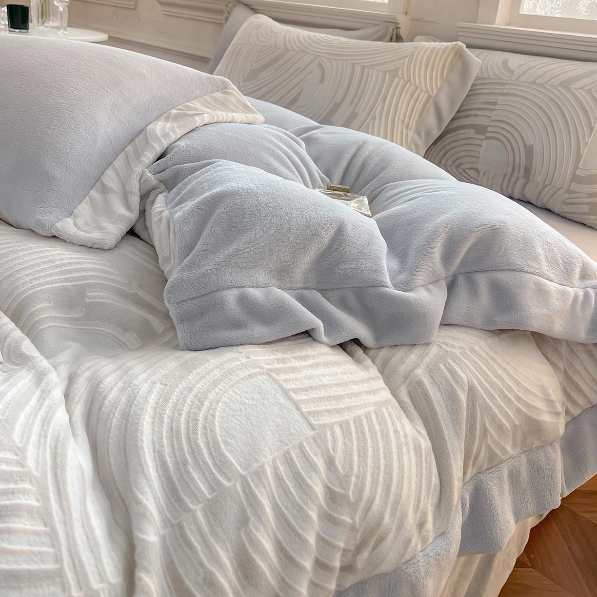 91家纺网 家纺一手货源 找家纺 （总）秋冬季A类加厚保暖牛奶绒四件套刺绣雕花宝宝绒被套床单床笠床上用品