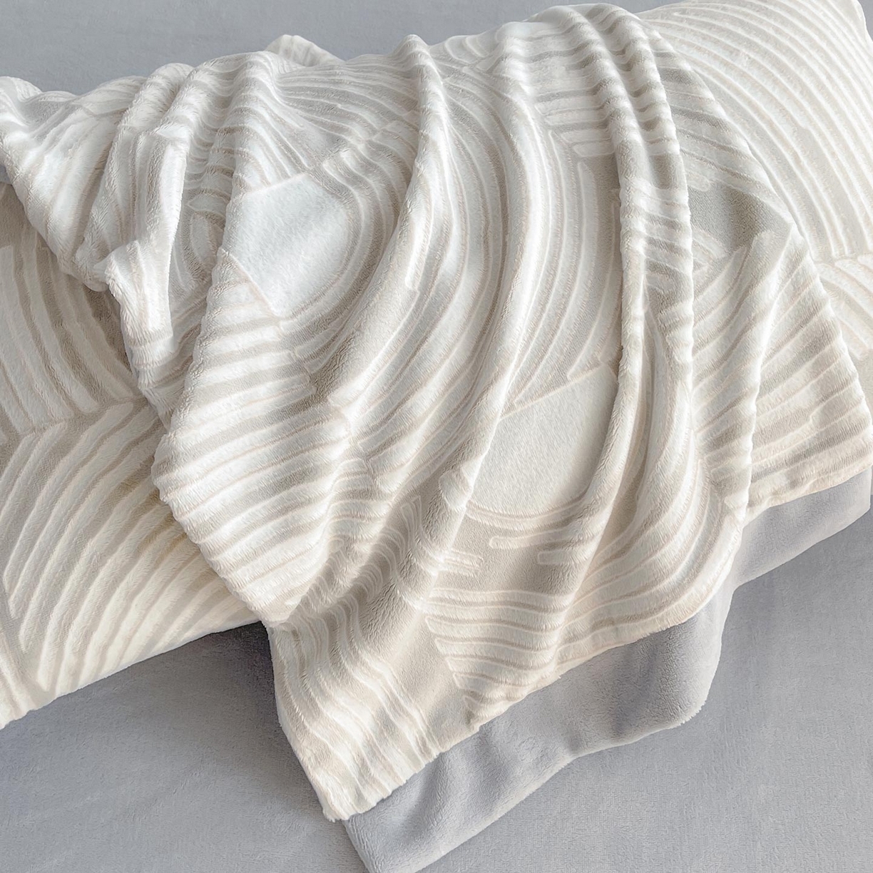 91家纺网 家纺一手货源 找家纺 （总）秋冬季A类加厚保暖牛奶绒四件套刺绣雕花宝宝绒被套床单床笠床上用品