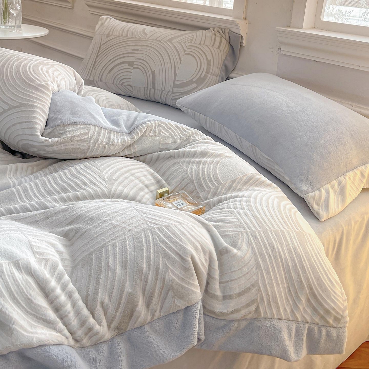 91家纺网 家纺一手货源 找家纺 （总）A类雕花牛奶绒四件套轻奢风珊瑚绒双面绒加厚保暖床单被套床笠款床上用品