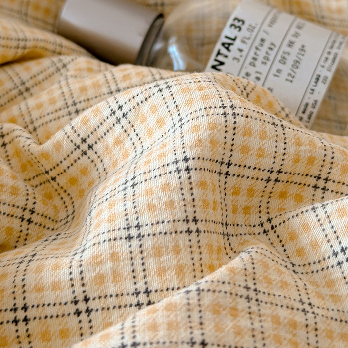 91家纺网 家纺一手货源 找家纺 遇见家居生活馆 2025新款亚麻双层纱印花四件套-往事 往事-奶油黄