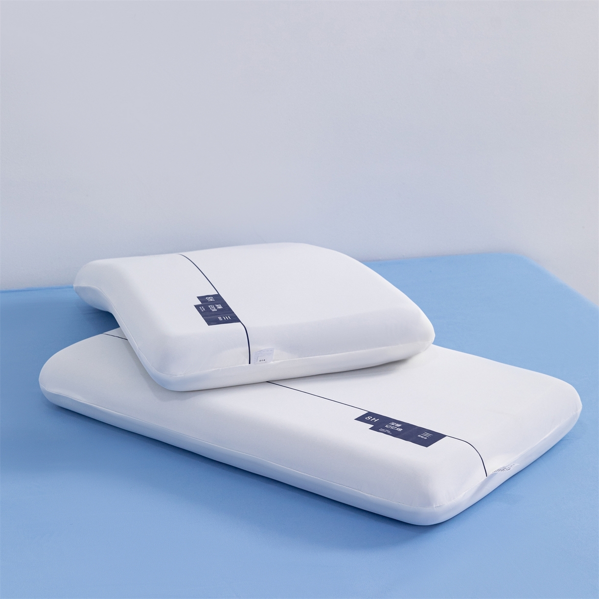 91家纺网 家纺一手货源 找家纺 金牛枕芯 2026新款厂家直供零压力记忆枕深睡眠慢回弹记忆枕枕头枕芯 40D二代pro双芯枕(蓝白)