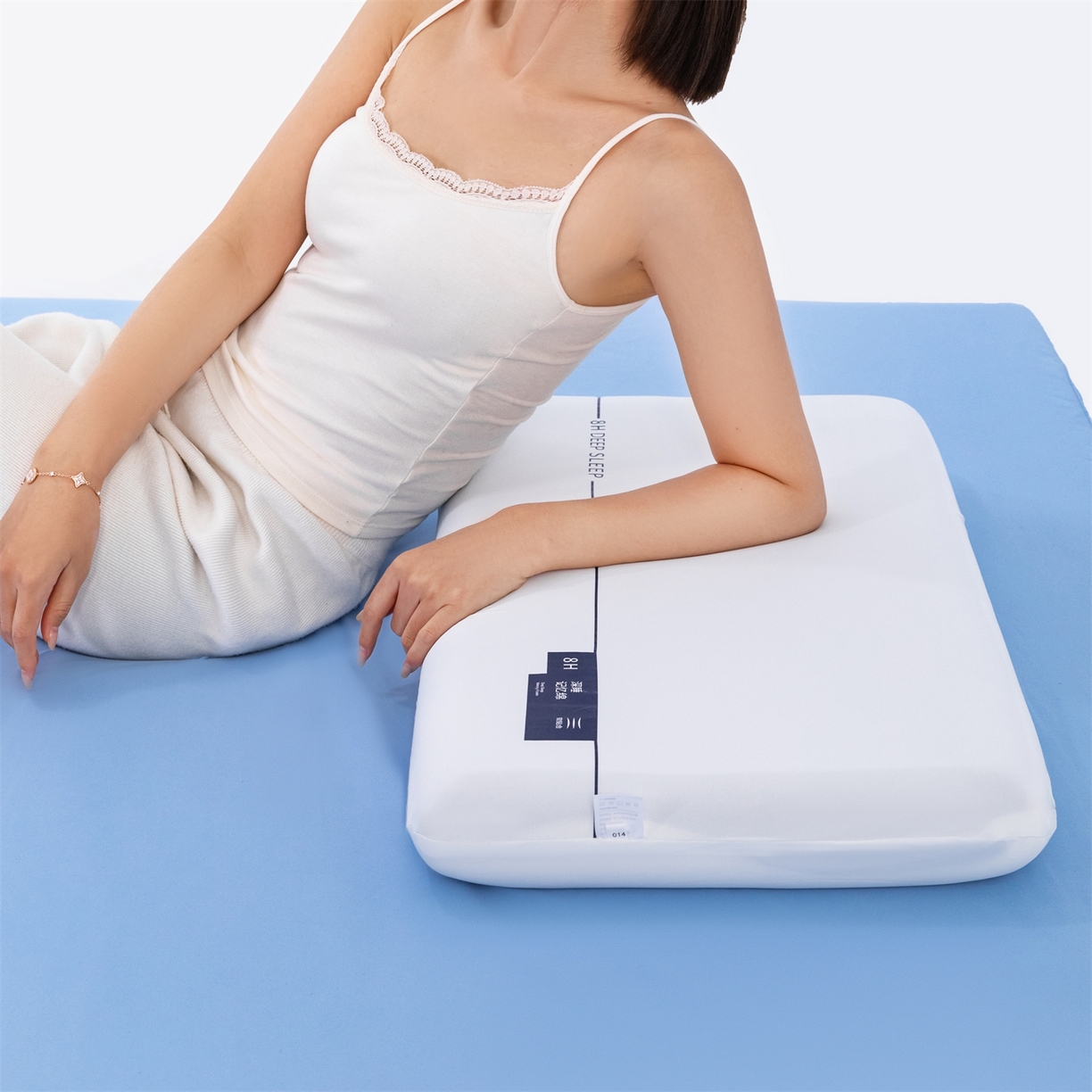 91家纺网 家纺一手货源 找家纺 金牛枕芯 2026新款厂家直供零压力记忆枕深睡眠慢回弹记忆枕枕头枕芯 40D二代pro双芯枕(蓝白)