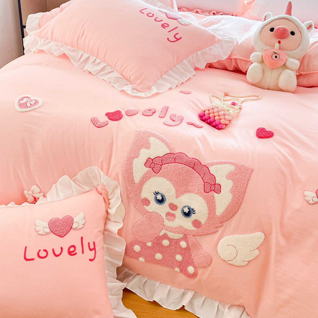 91家纺网 家纺一手货源 找家纺 （总）泉欣家纺 2026新品网红卡通公主风毛巾绣花水洗棉四件套（专版花型）风铃团团