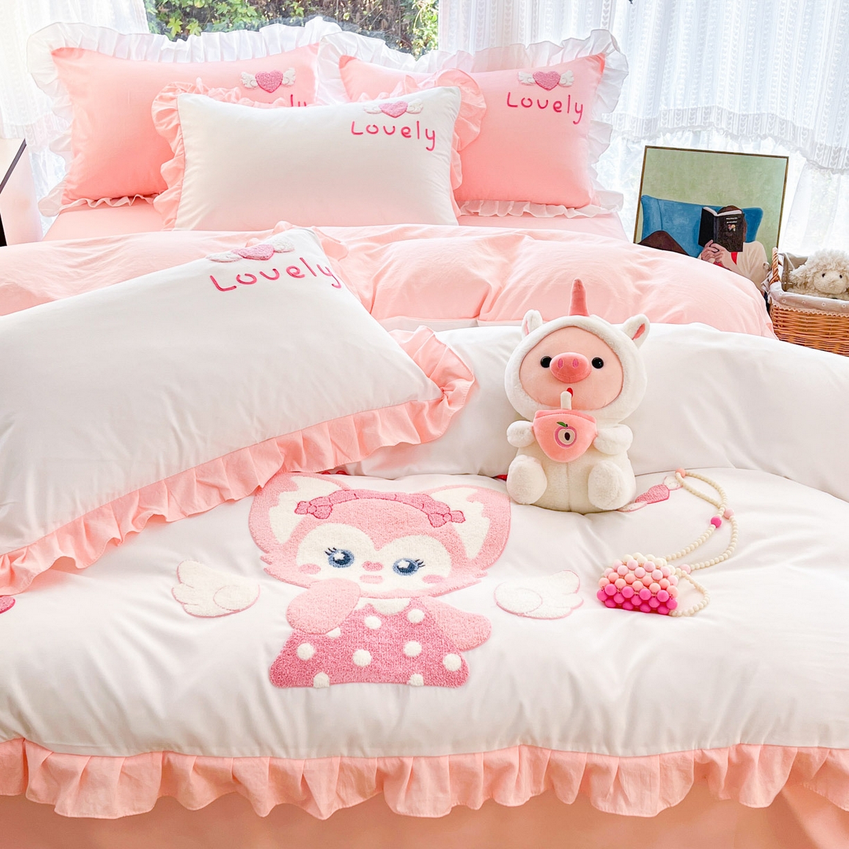 91家纺网 家纺一手货源 找家纺 泉欣家纺 2026新品网红卡通公主风毛巾绣花水洗棉四件套（专版花型）风铃团团 风铃团团  粉白